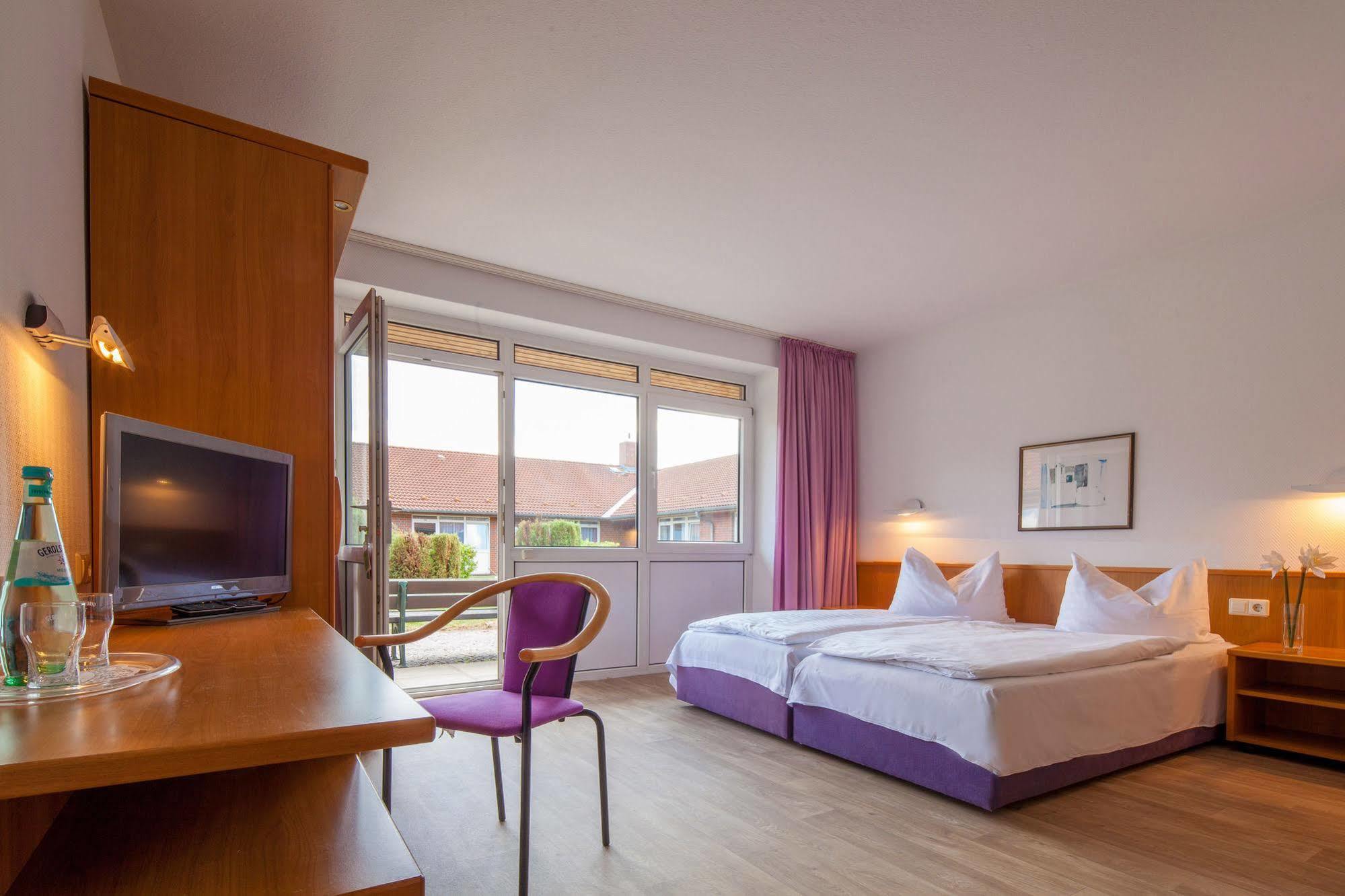 Motel Штральзунд Экстерьер фото